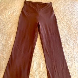 Lululemon cropped yoga pants. brand new.